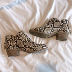 Express size 8 snake skin booties